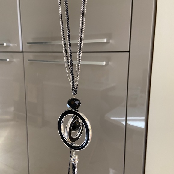 Unique necklace with black and silver accents - Picture 4 of 5